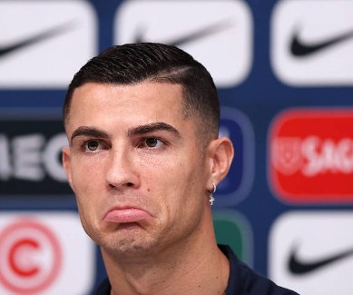 Tiêu đề: Thật Không Ngờ! CR7 Không Chỉ Ghi Bàn Mà Còn Biến Thành Bộ Não Tấn Công Toàn Đội?!